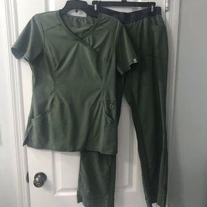 Olive Cherokee Infinity medium scrub set